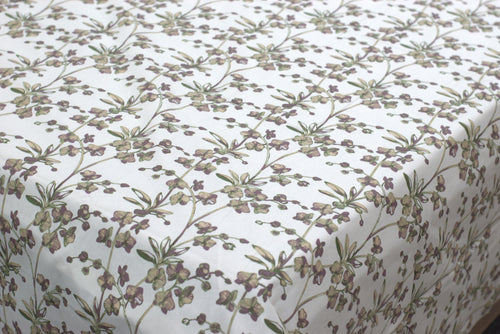 Elegant Floral Print Queen Size Bedsheet with 2 Pillow Covers – Soft Cotton Blend Double Bed Sheet