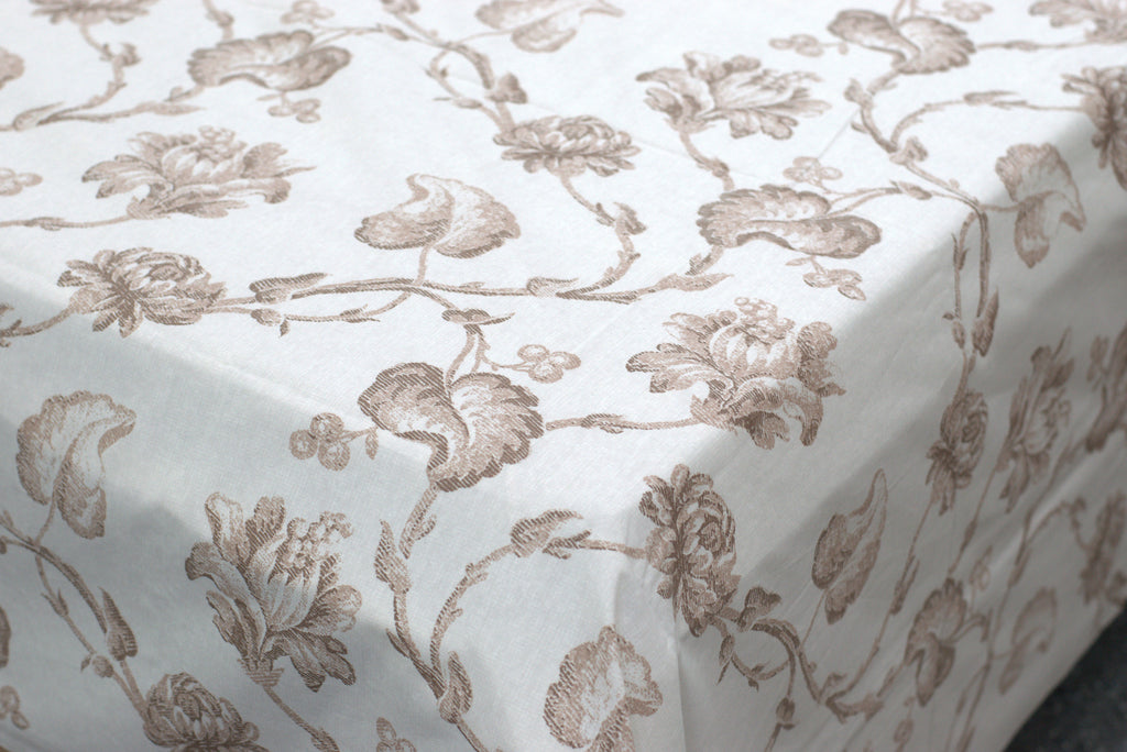 Elegant Floral Queen Size Bedsheet with Pillow Covers – Soft Cotton Blend Bed Linen