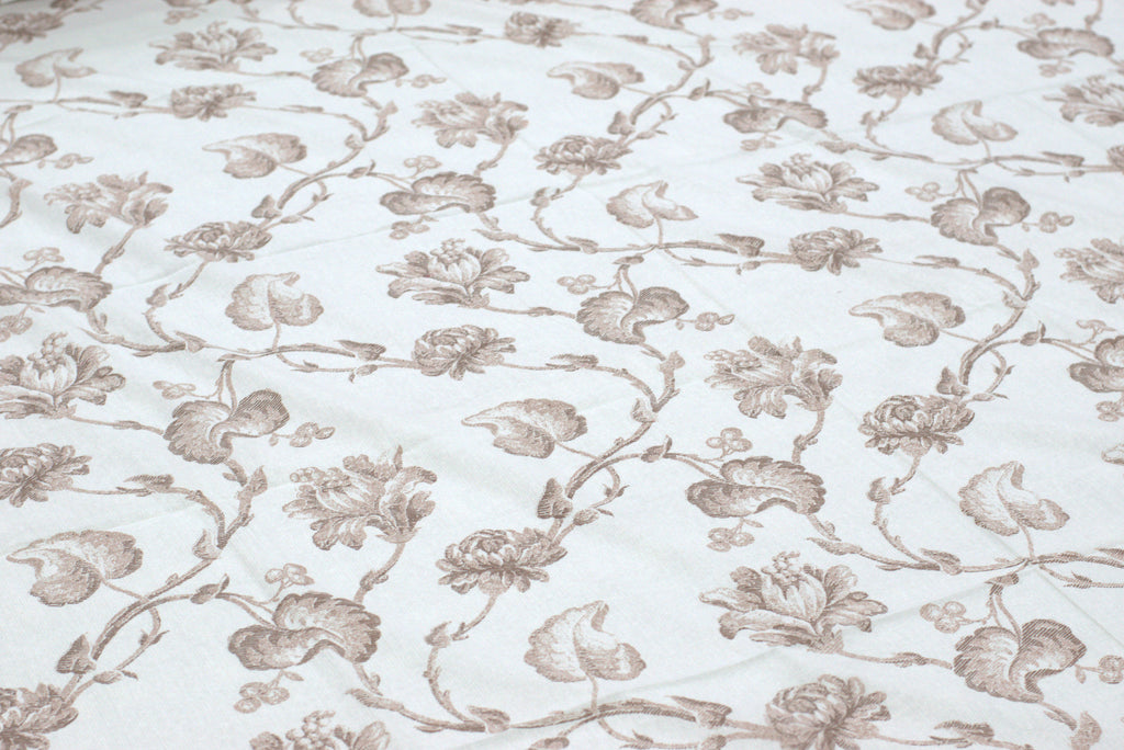 Elegant Floral Queen Size Bedsheet with Pillow Covers – Soft Cotton Blend Bed Linen
