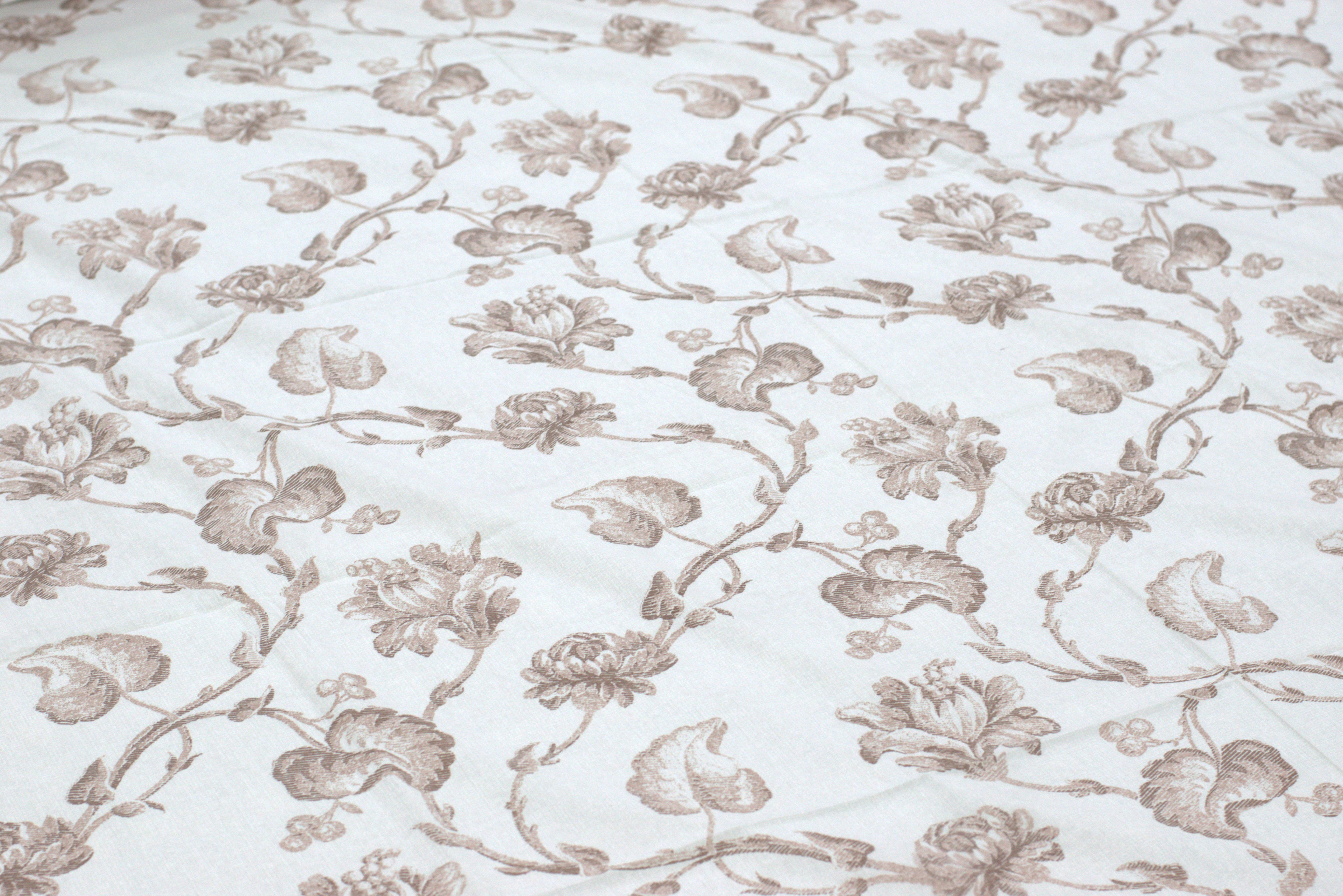 Elegant Floral Queen Size Bedsheet with Pillow Covers – Soft Cotton Blend Bed Linen