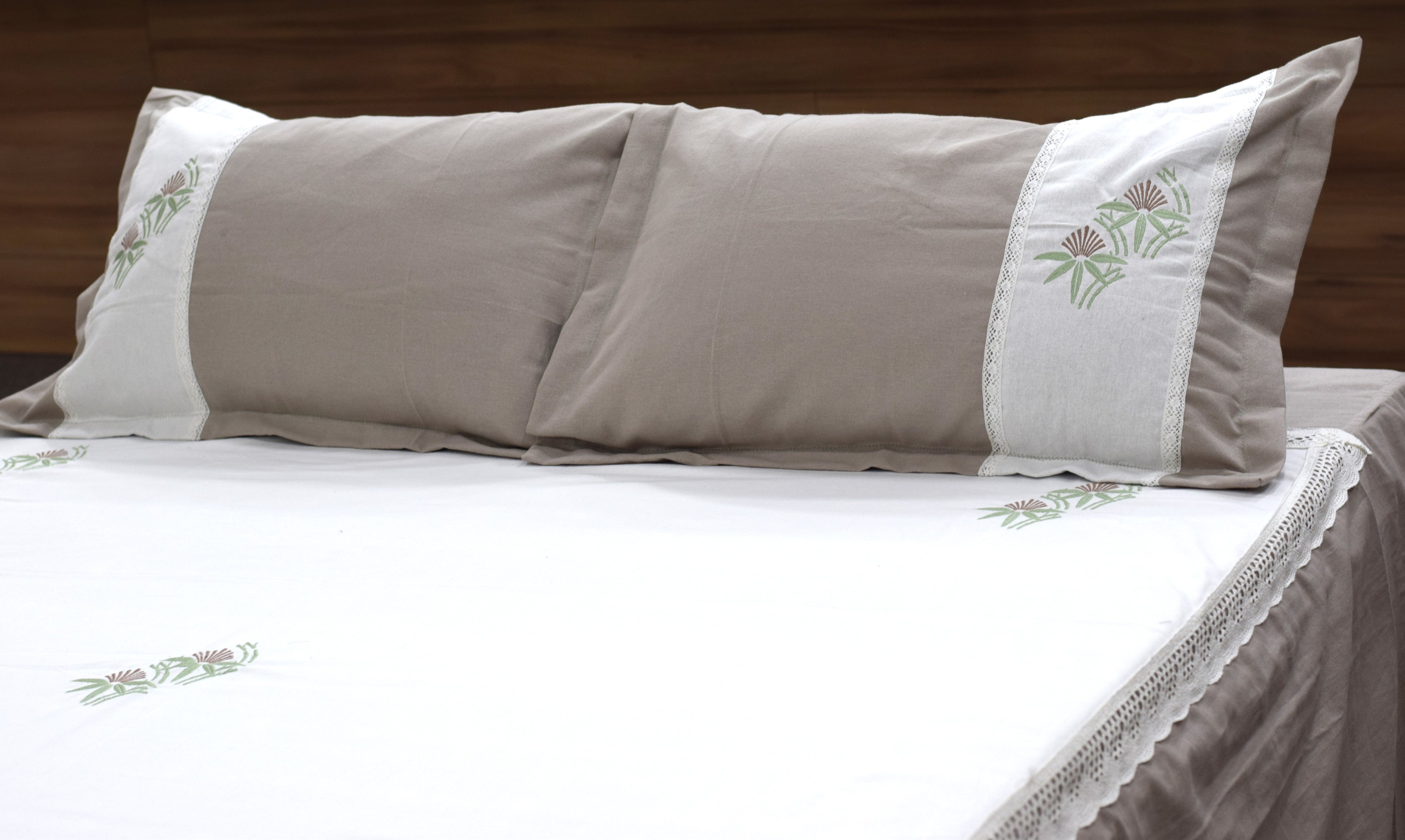 Elegant Embroidered King Size Bedsheet Set with Pillow Covers – Soft Cotton Blend Bedspread | Beige & White Floral Design