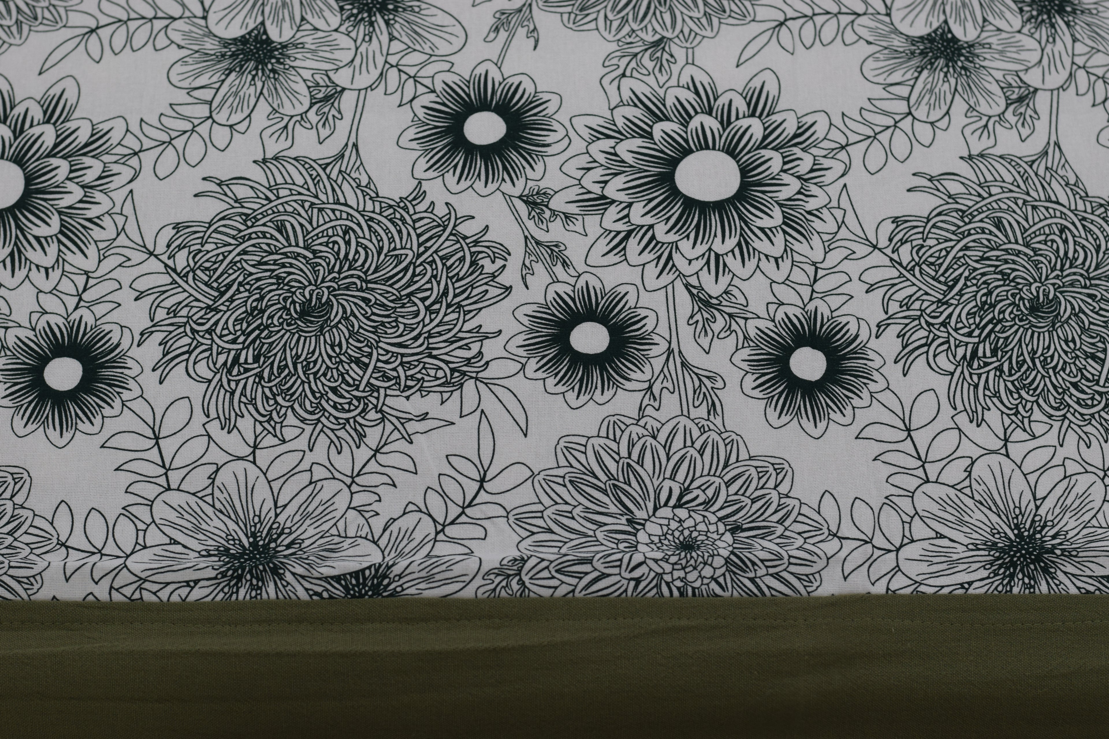 King Size Grey Floral Printed Bedsheet with 2 Pillow Covers | Elegant Botanical Design