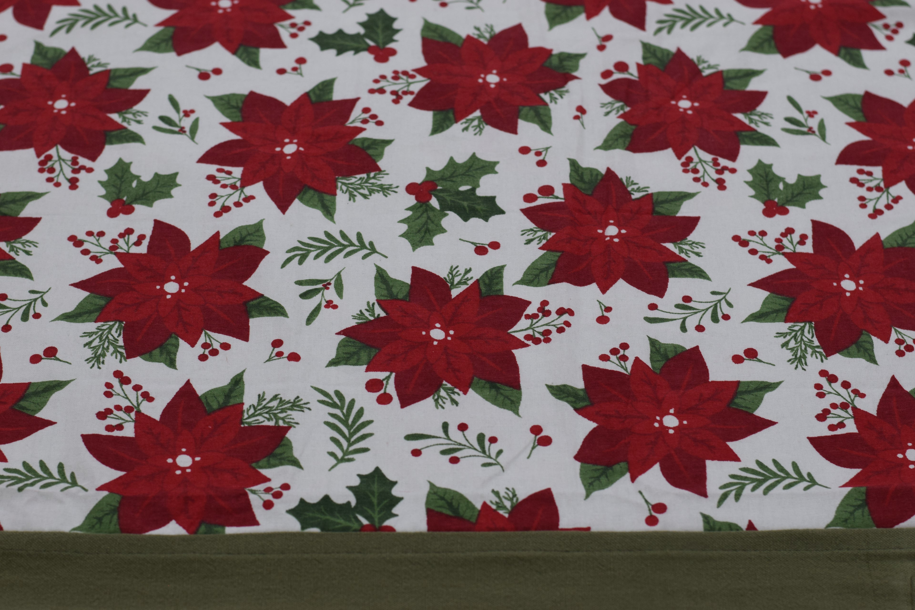 King Size Red Poinsettia Floral Printed Bedsheet with 2 Pillow Covers