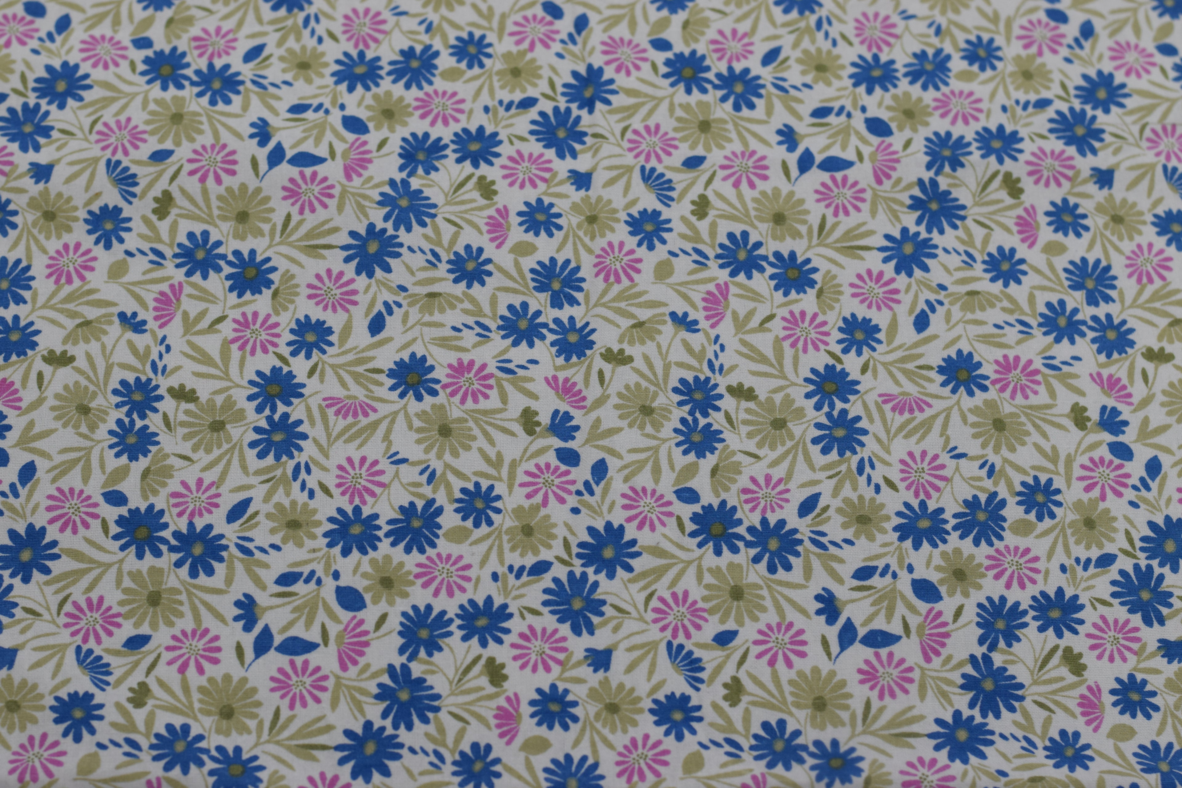 King Size Floral Cotton Bedsheet with 2 Pillow Covers – Blue & Pink Ditsy Flower Print