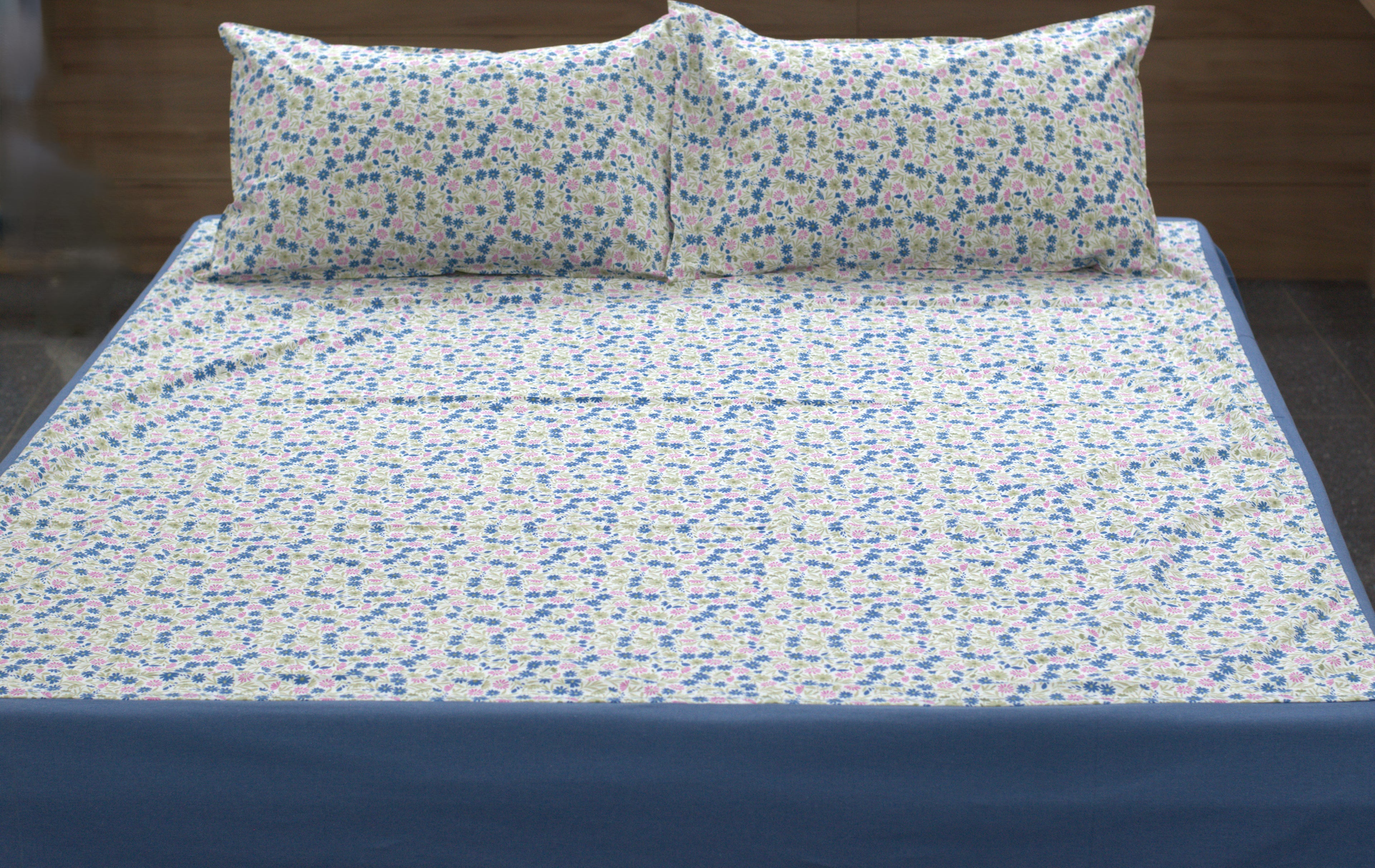 King Size Floral Cotton Bedsheet with 2 Pillow Covers – Blue & Pink Ditsy Flower Print
