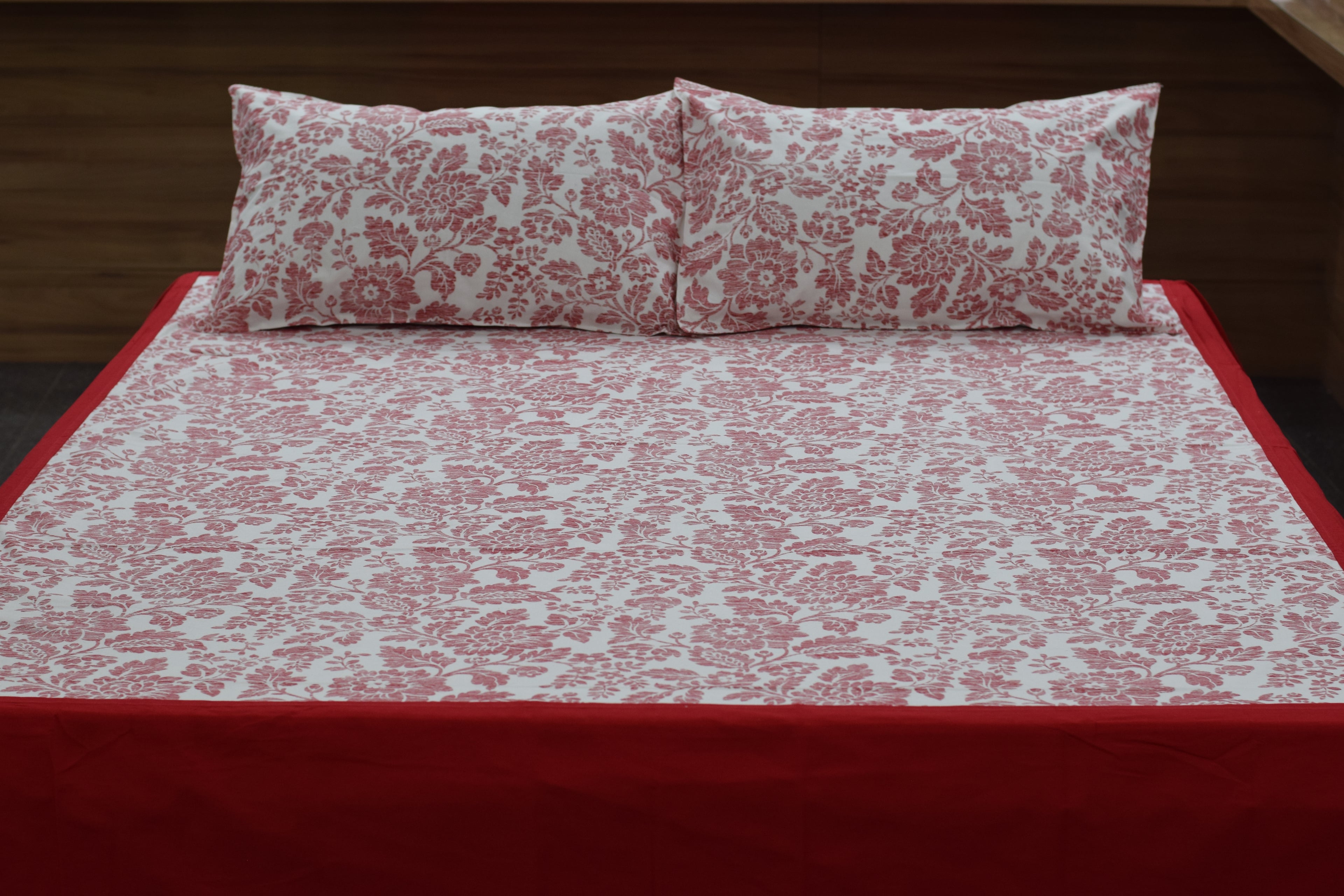 Elegant Red Floral King Size Bedsheet with 2 Pillow Covers |  Bedding Set