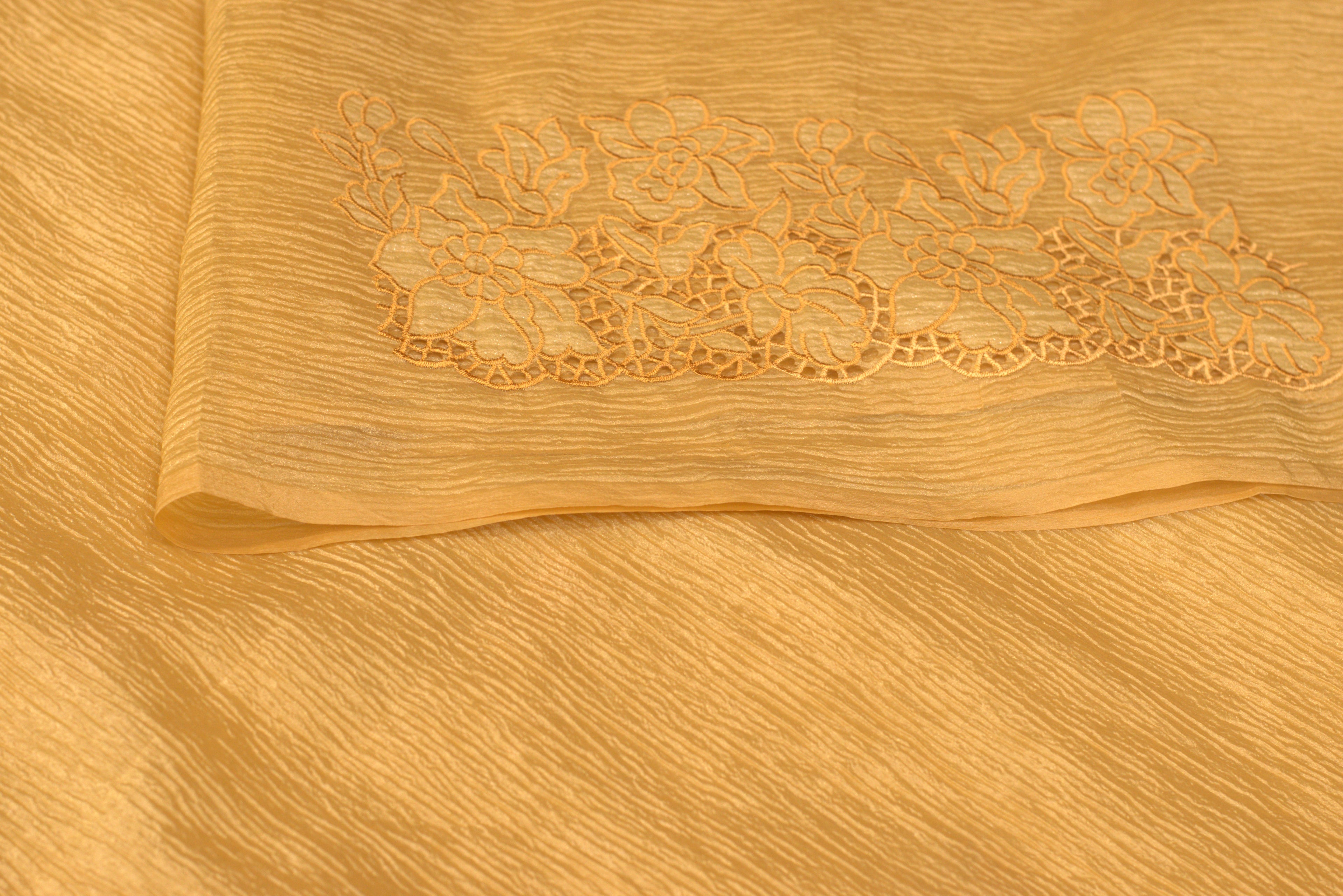 Elegant Crushed Organza Saree with Floral Lace Border – Premium Party & Occasion Wear