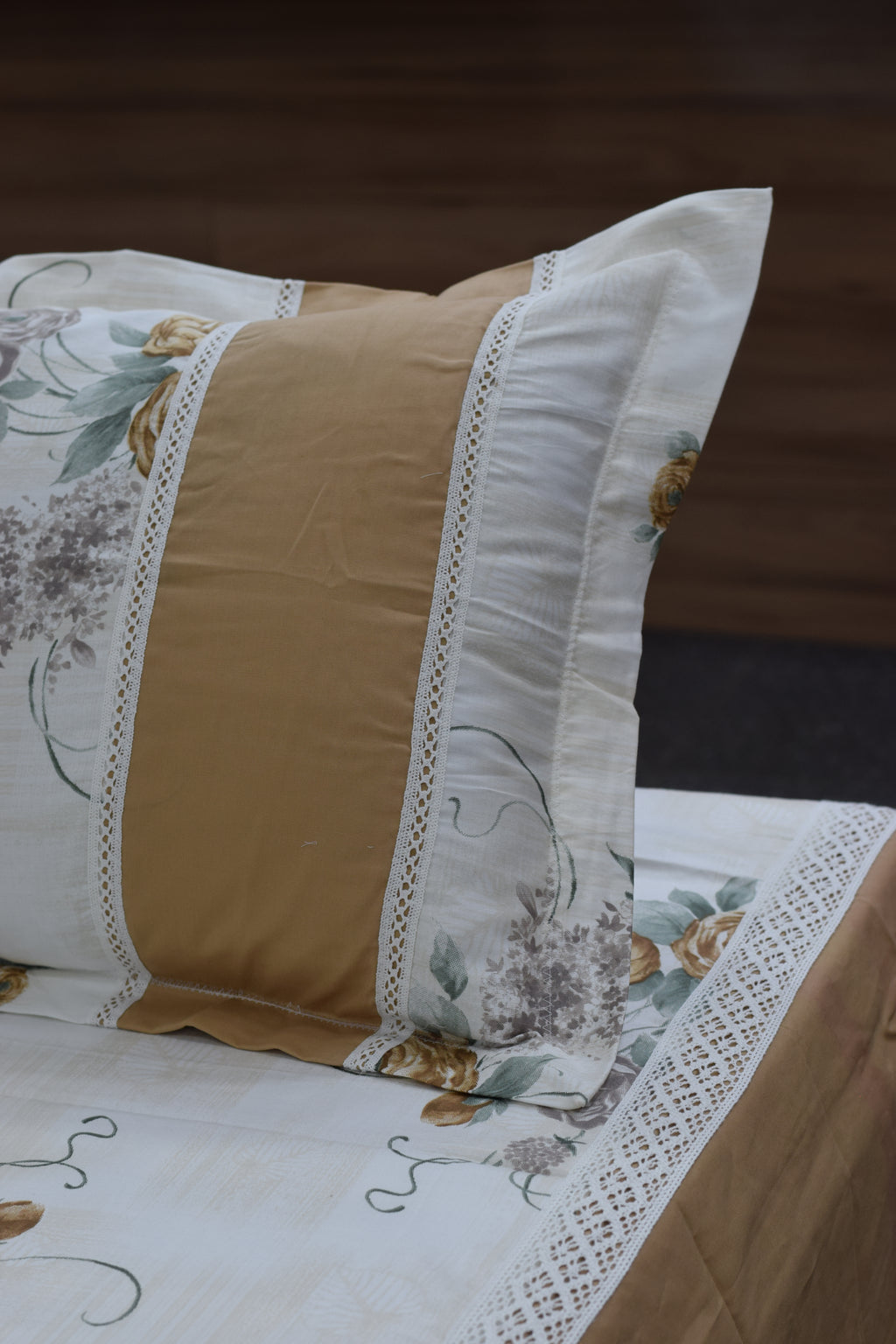 Elegant Beige Floral Queen Size Bedspread with Pillow Covers | Blend Bedding Set