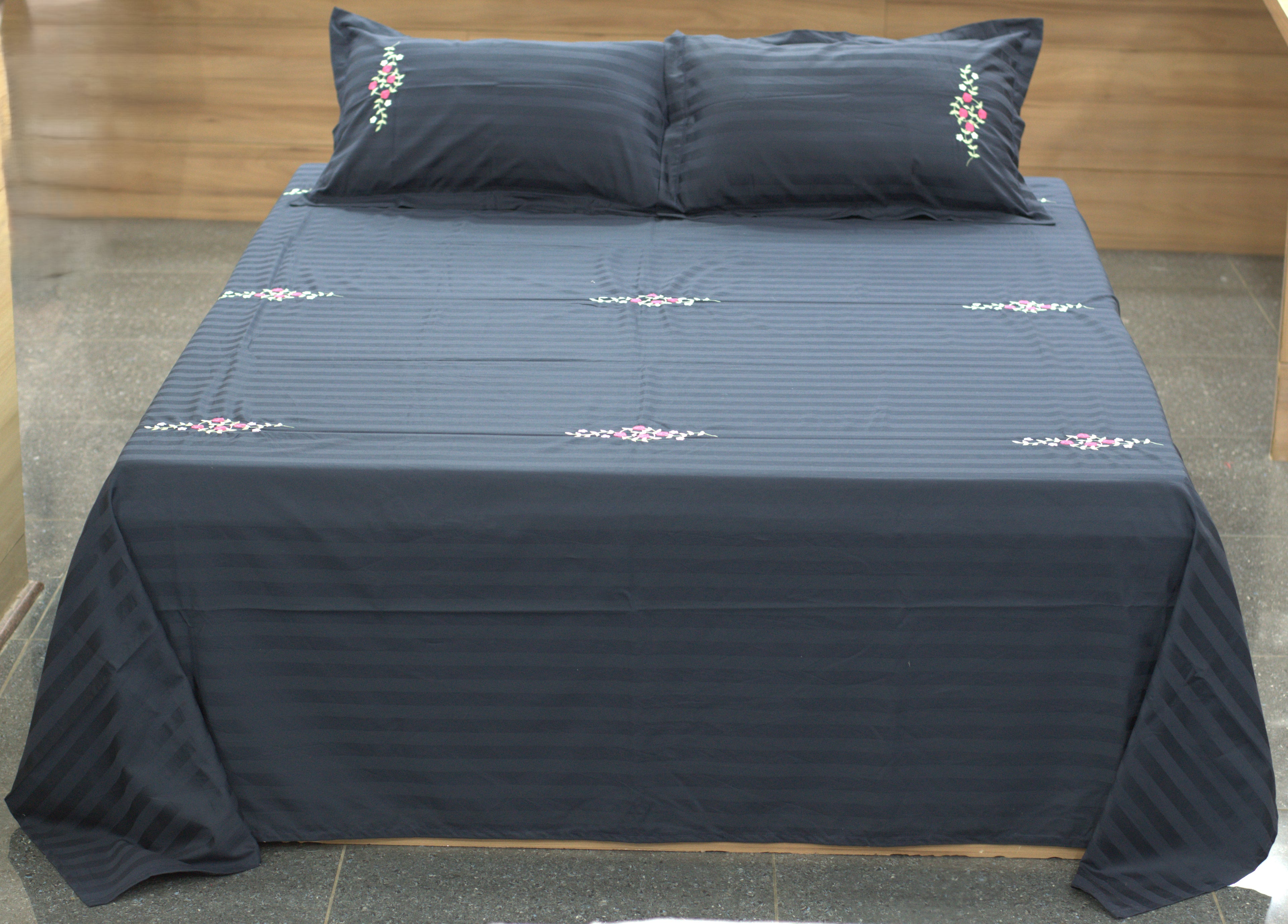 Elegant Navy Blue Embroidered King Size Bedspread Set with Pillow Covers