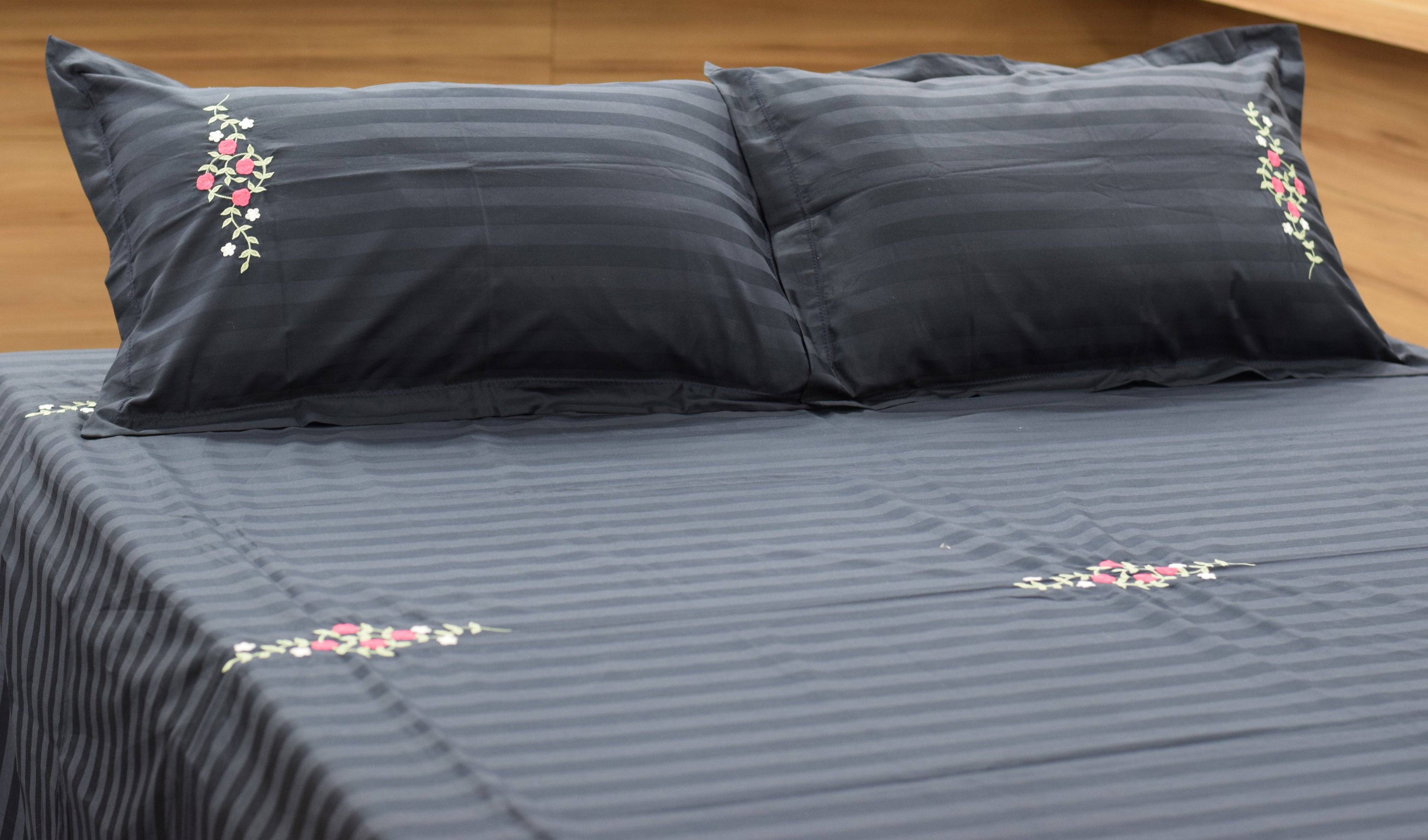 Elegant Navy Blue Embroidered King Size Bedspread Set with Pillow Covers