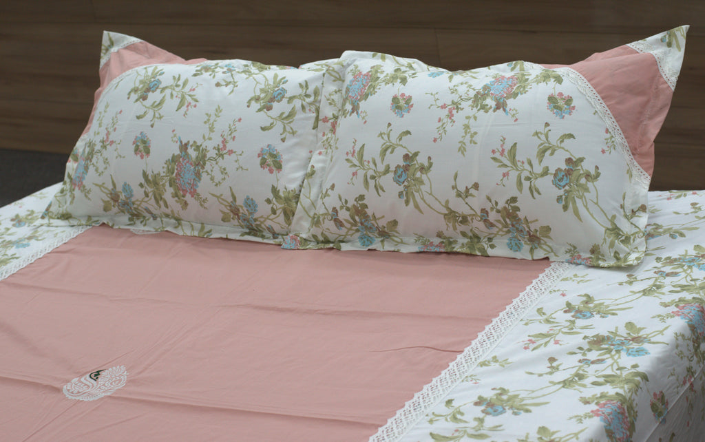 King Size  Bedspread – Floral Printed with Pink Center Design (102 × 106 Inch)