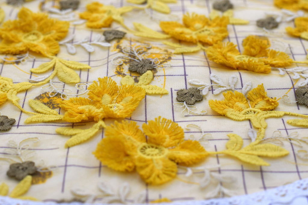 Cotton Blend Bedspread – Floral & Check Pattern with Yellow Center Design (94 × 96 Inch)