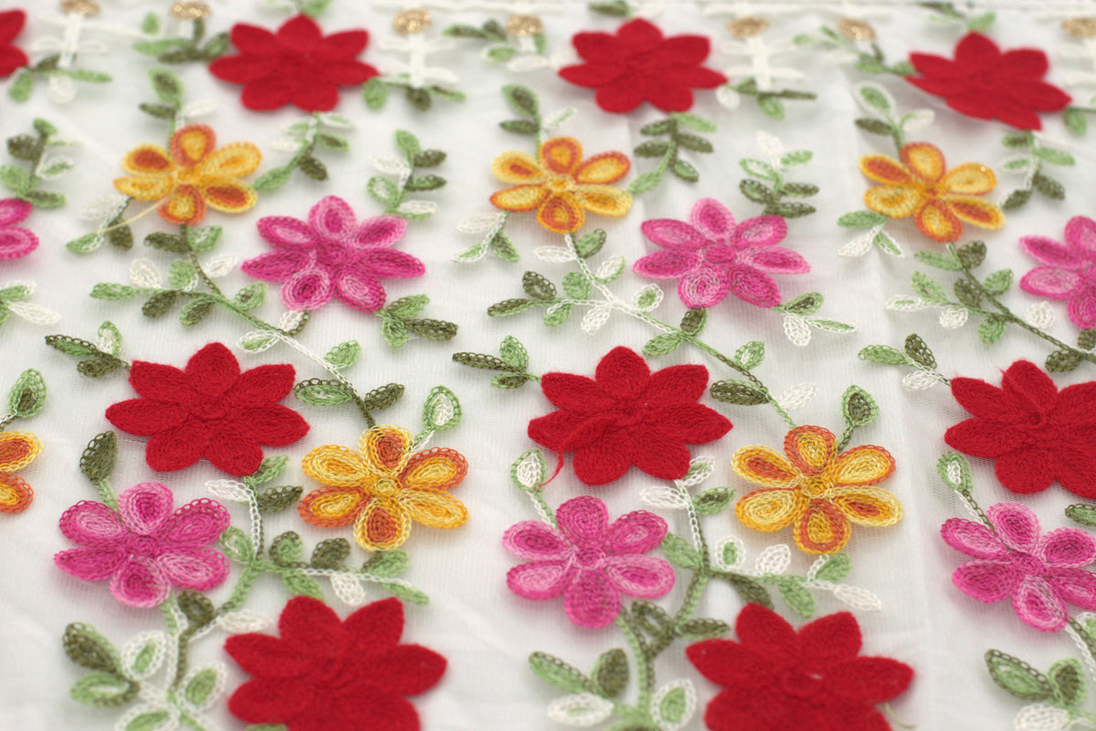 Cotton Blend King Size Bedspread – White with Floral Border | 100 × 116 Inches