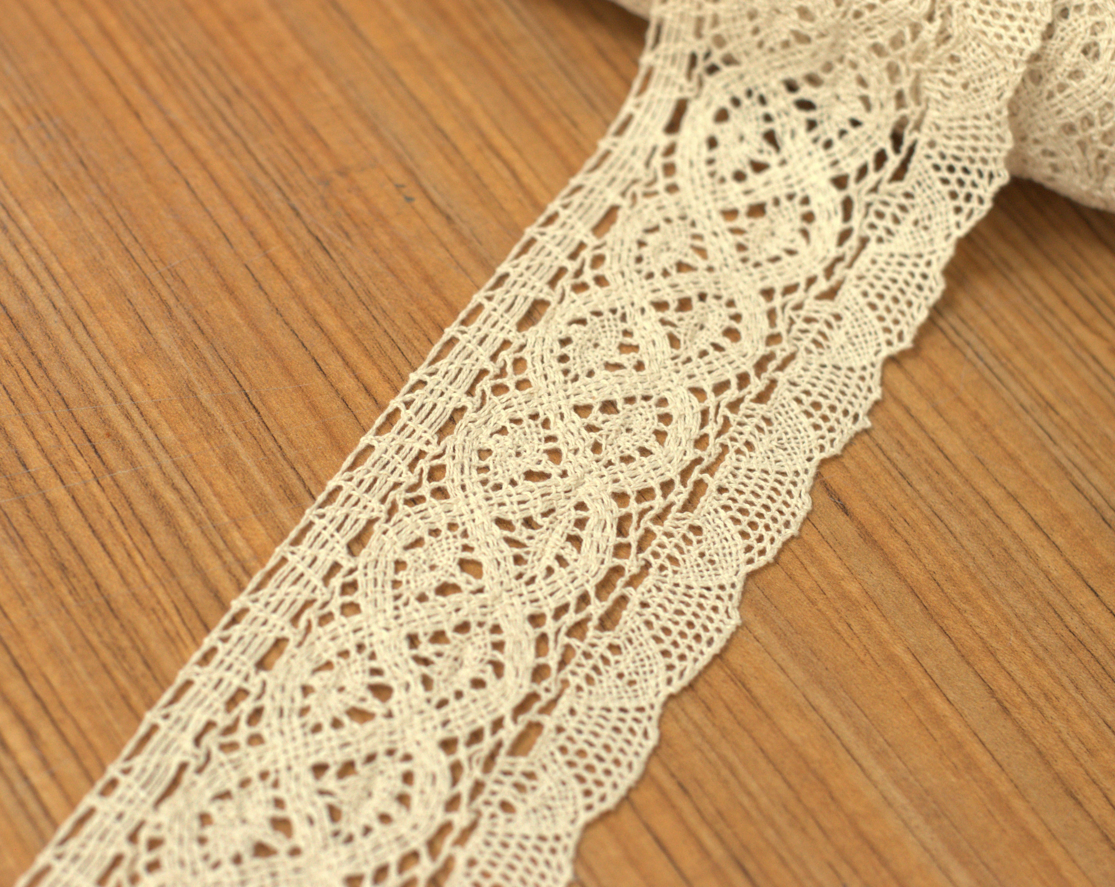 White/Beige Floral Lace Trim - 8 cm Width - 10M / 20M Roll