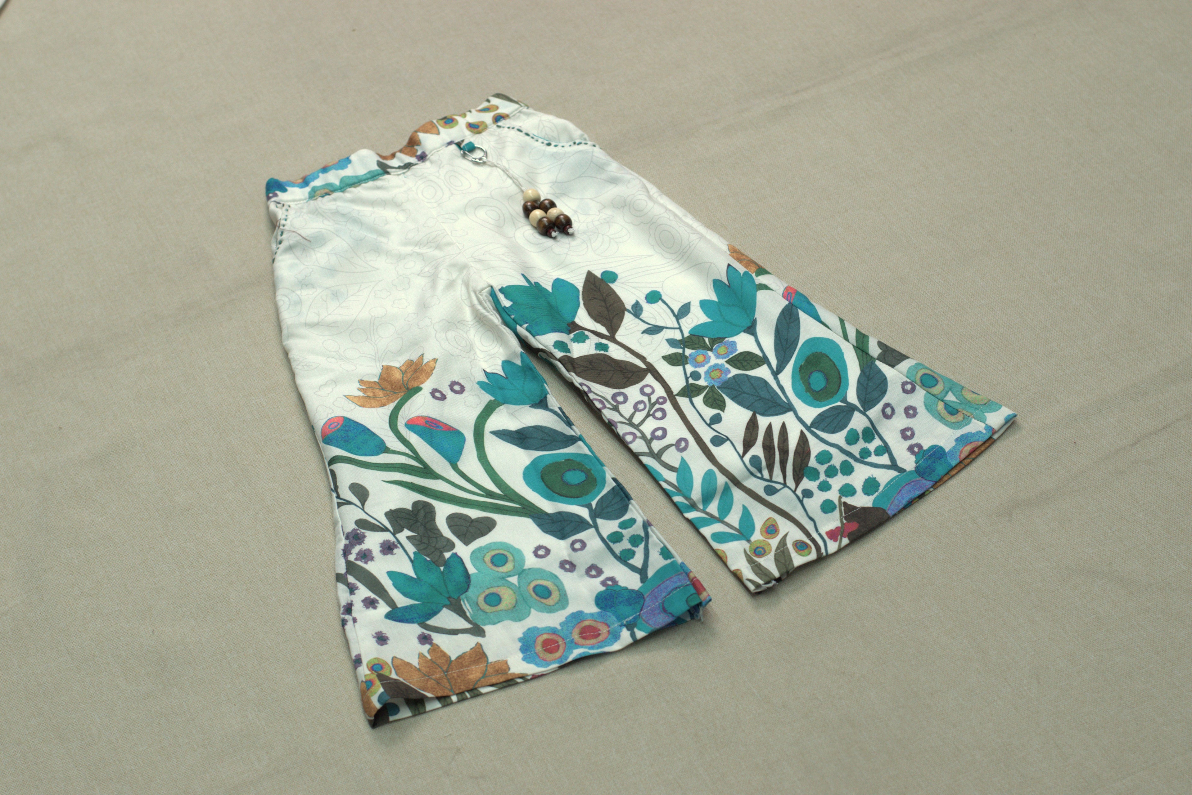 Girls Floral Printed Co-Ord Set with Crop Shirt & Wide-Leg Pants – White & Blue