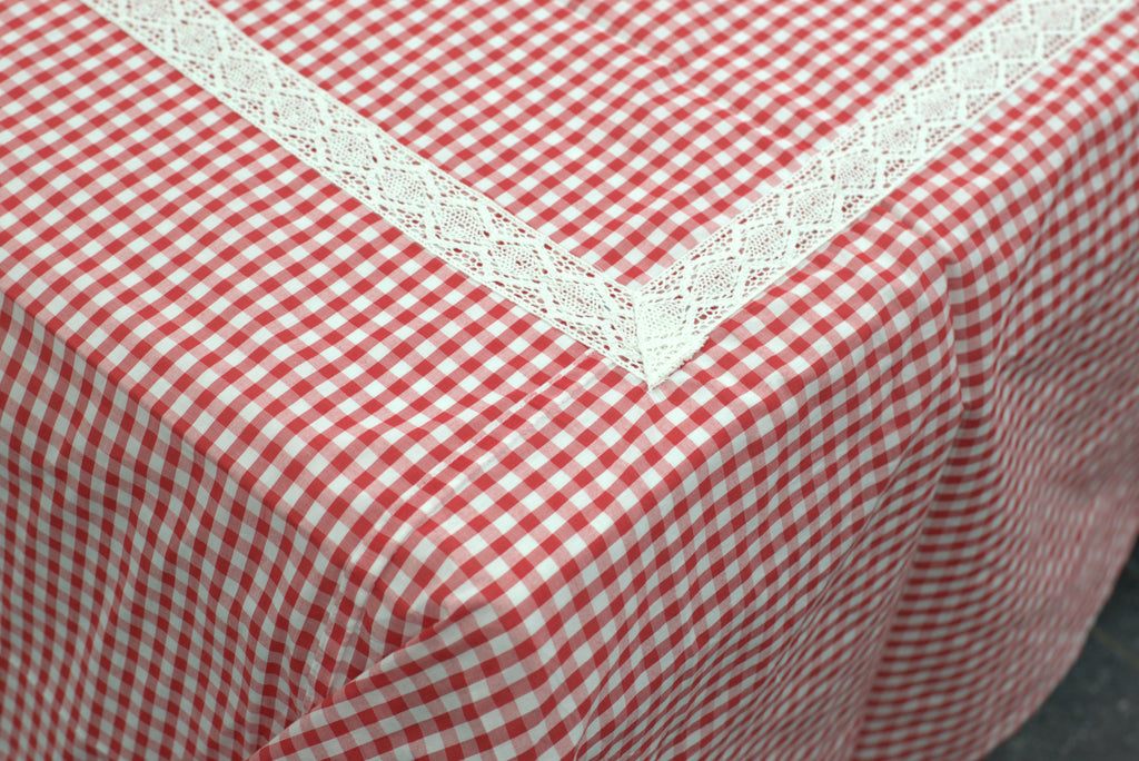 King Size Red & White Checkered Bedspread Set with 2 Pillow Covers