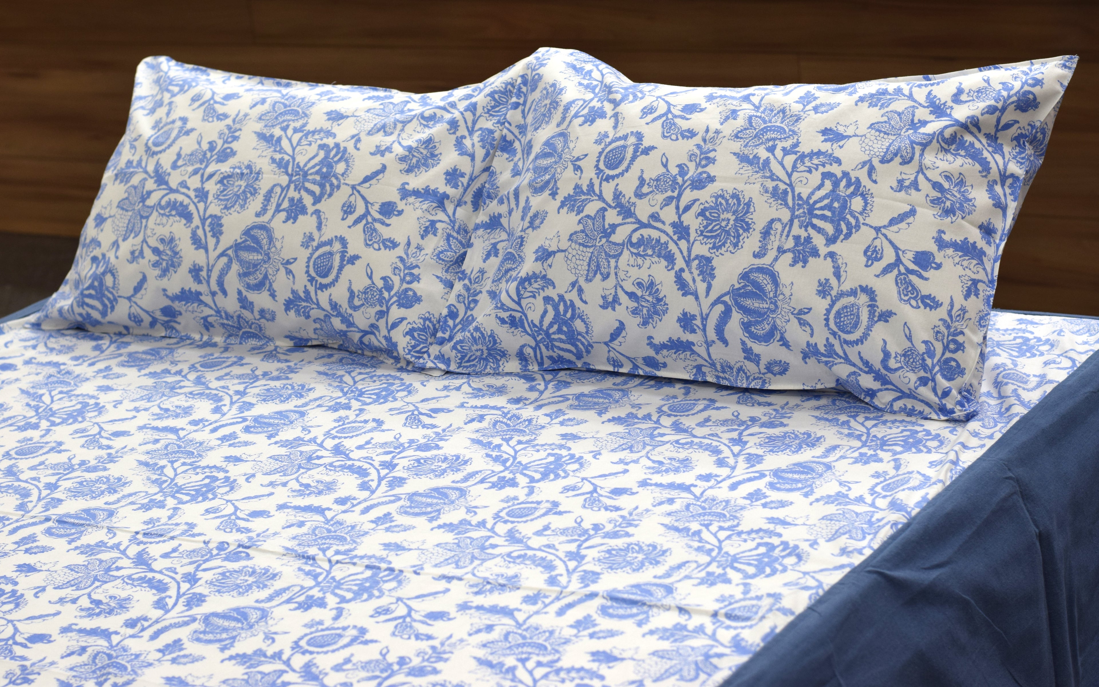 Premium Queen Size Cotton Bedsheet with 2 Pillow Covers – Blue Floral Vine Print