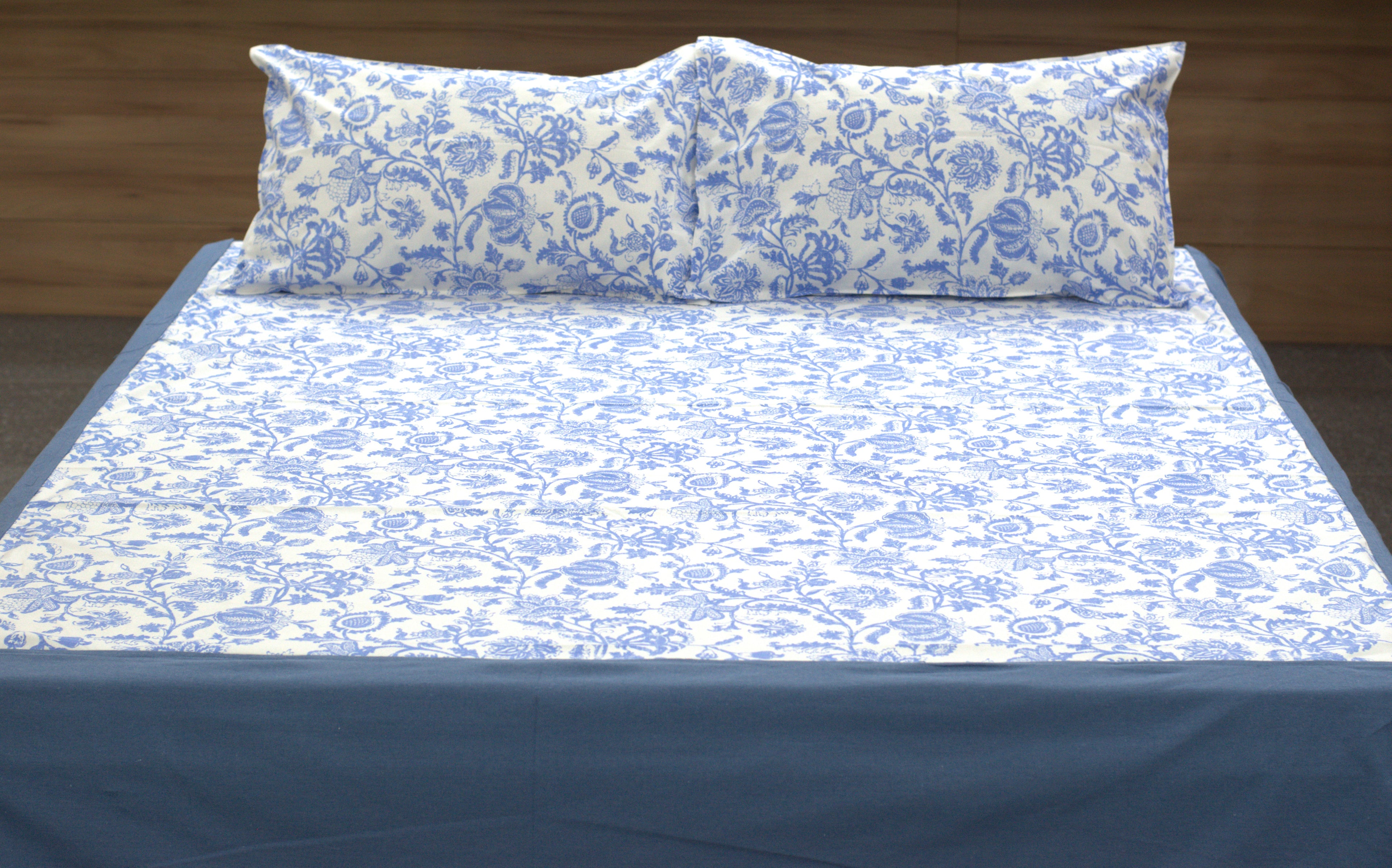 Premium Queen Size Cotton Bedsheet with 2 Pillow Covers – Blue Floral Vine Print