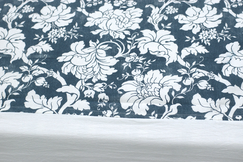 Queen Size Cotton Bedsheet with 2 Pillow Covers – Black & White Floral Print