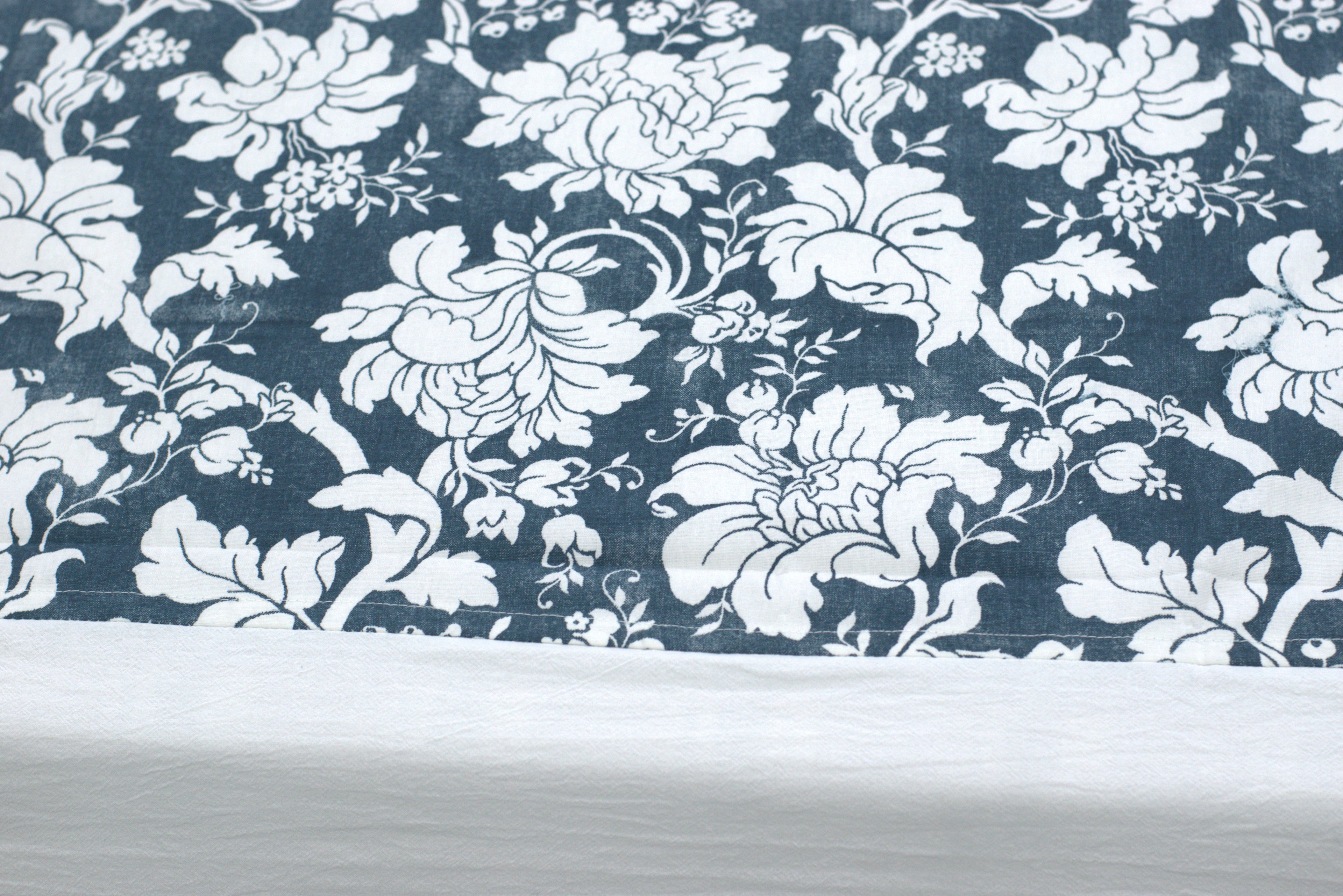 Queen Size Cotton Bedsheet with 2 Pillow Covers – Black & White Floral Print