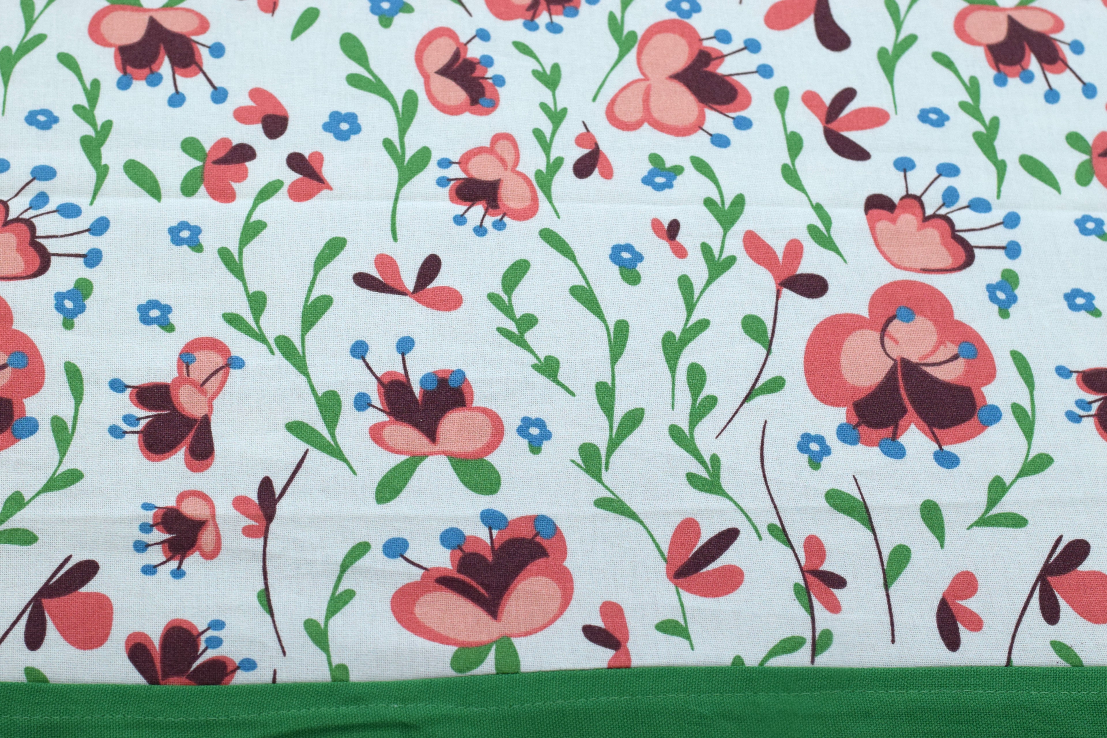 King Size Floral Printed Bedsheet with 2 Pillow Covers | White & Green |