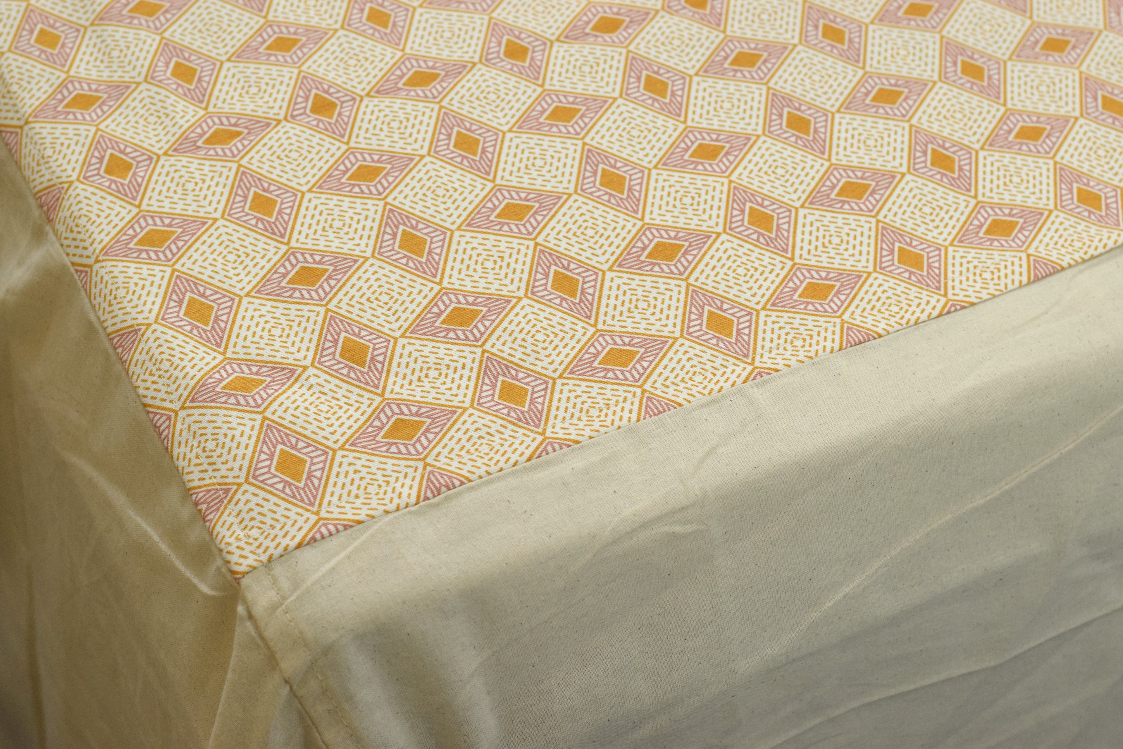 King Size Cotton Bedsheet with 2 Pillow Covers – Cream & Peach Geometric Print |
