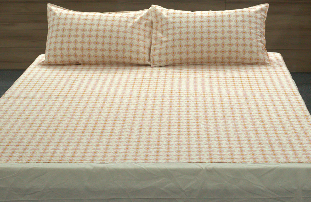 King Size Cotton Bedsheet with 2 Pillow Covers – Cream & Peach Geometric Print |