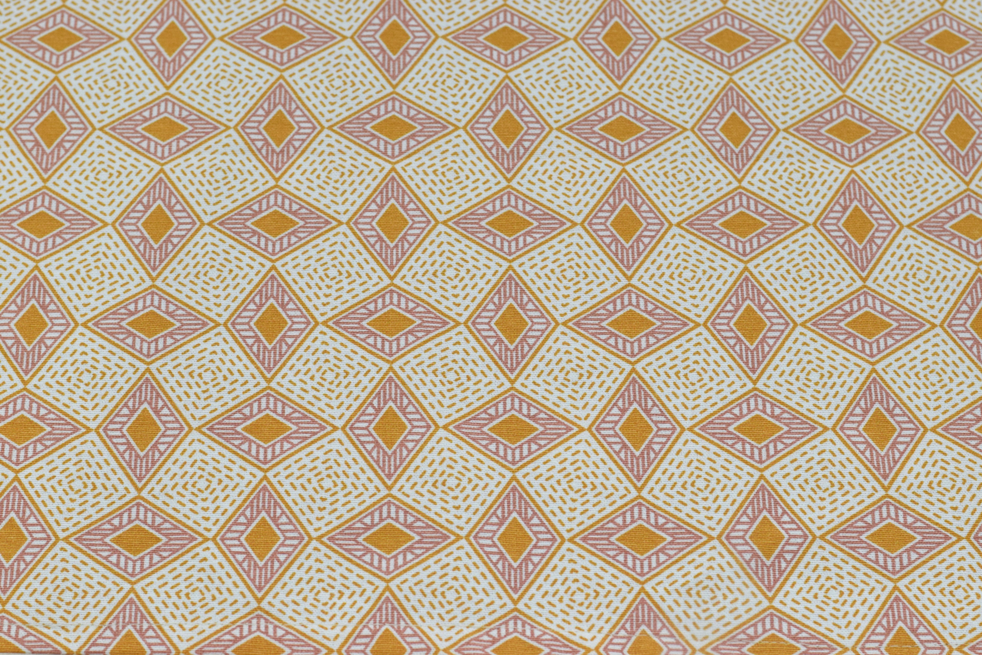 King Size Cotton Bedsheet with 2 Pillow Covers – Cream & Peach Geometric Print |