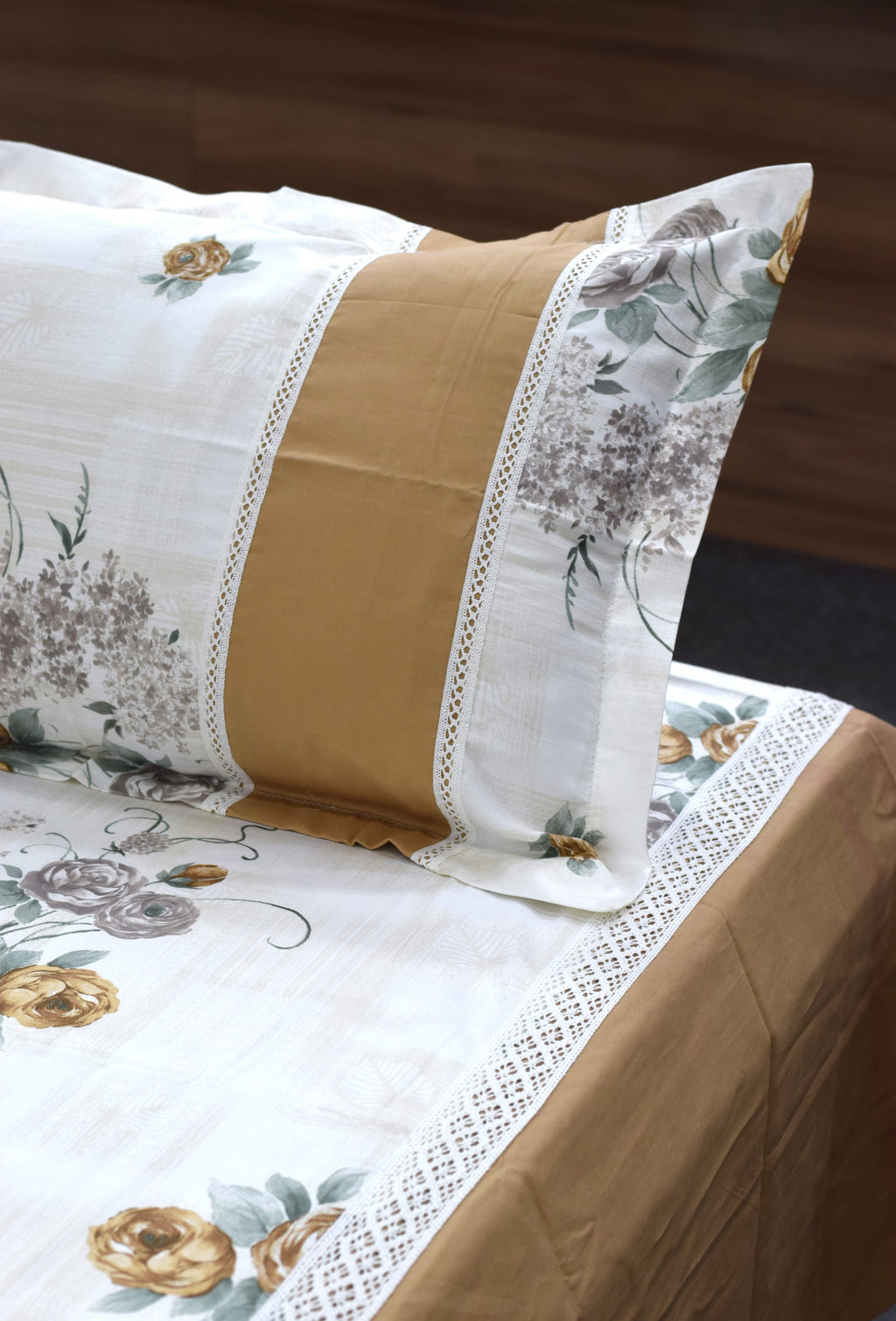 Floral Printed Bedspread with 2 Pillow Covers – 90 x 96 Inches | Elegant Cotton Blend Bedding Set