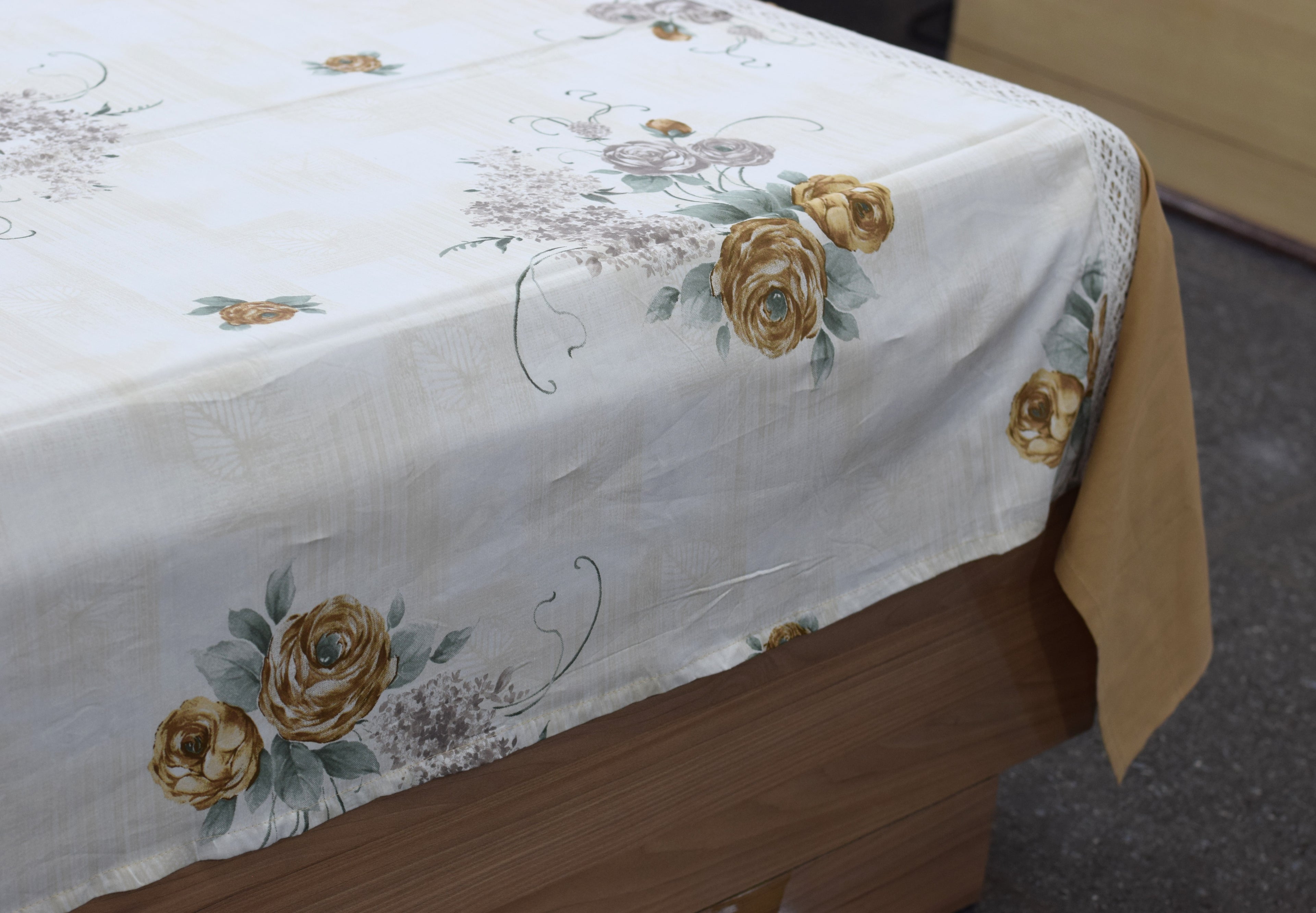 Floral Printed Bedspread with 2 Pillow Covers – 90 x 96 Inches | Elegant Cotton Blend Bedding Set