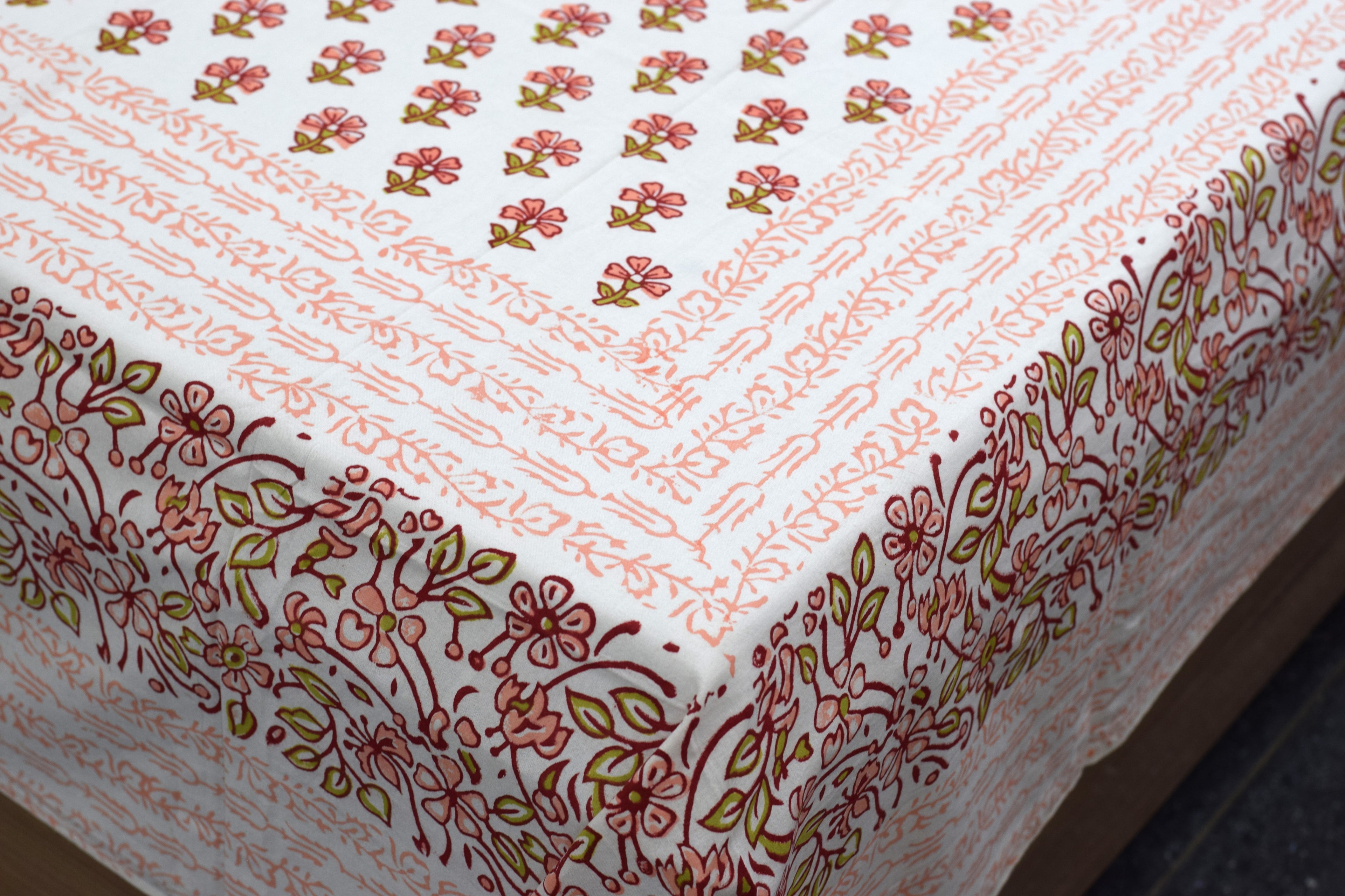Queen Size Cotton Floral Printed Bedsheet with 2 Pillow Covers – 86 x 104 Inches |Breathable Bedding Set