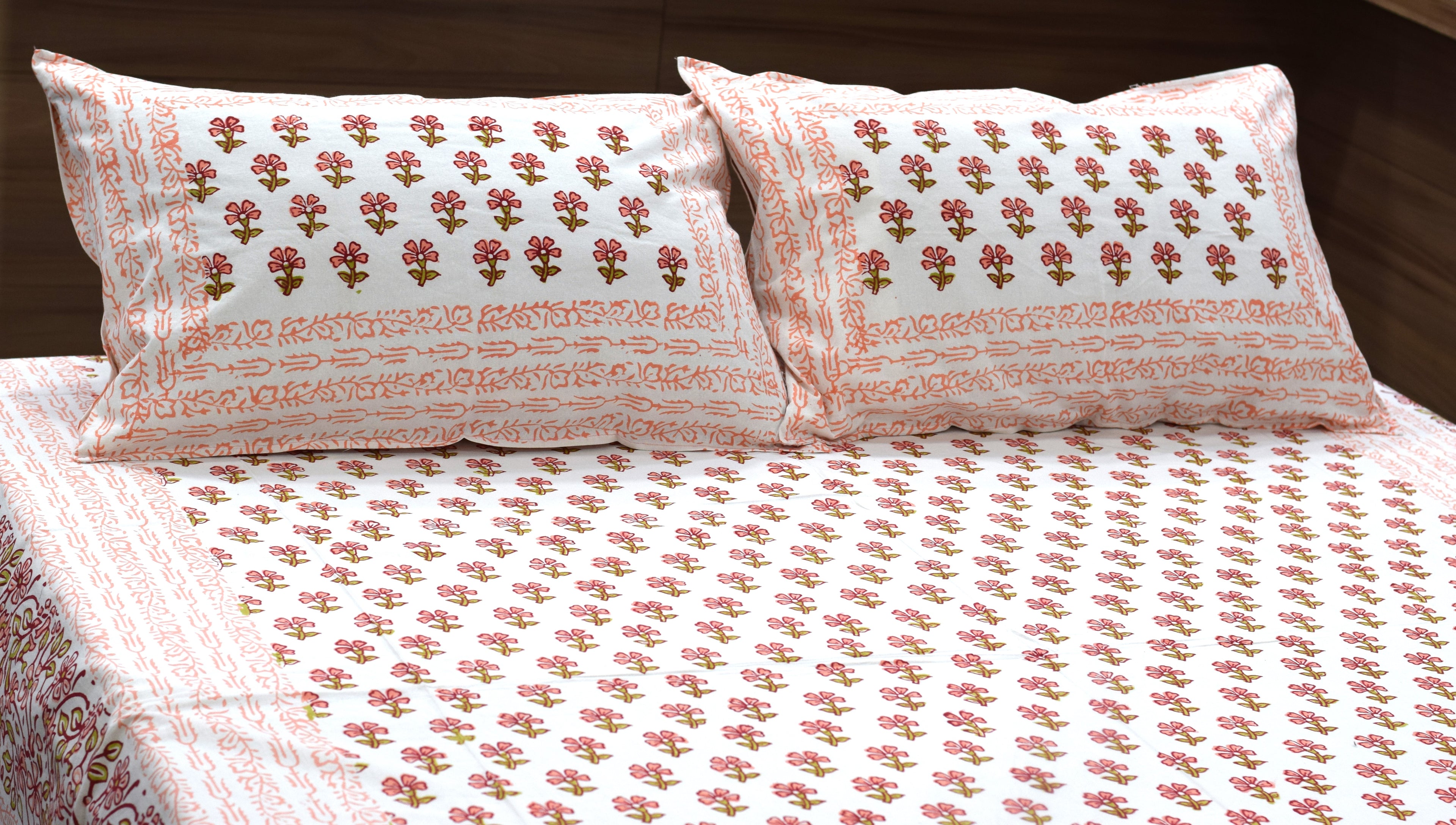 Queen Size Cotton Floral Printed Bedsheet with 2 Pillow Covers – 86 x 104 Inches |Breathable Bedding Set