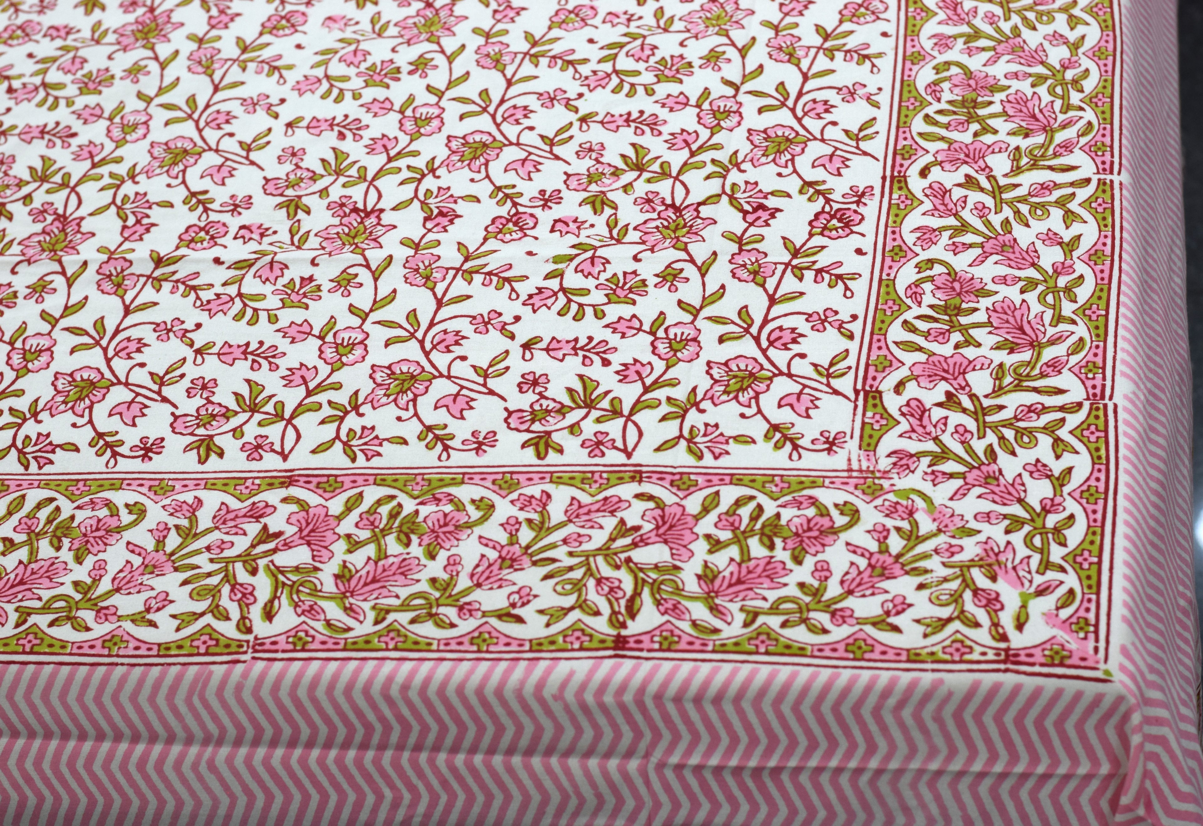 Queen Size Cotton Floral Printed Bedsheet with 2 Pillow Covers – Pink & White | 86 x 104 Inches