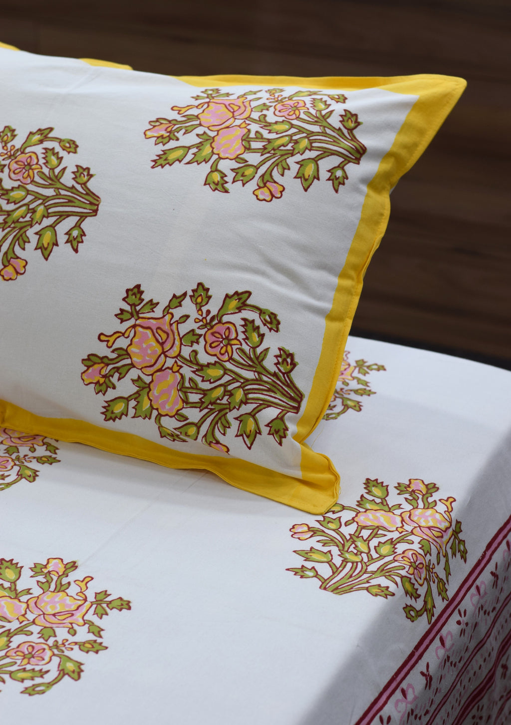 Queen Size Floral Cotton Bedsheet with 2 Pillow Covers – White & Yellow Printed Bed Sheet Set (86 x 104 Inches)