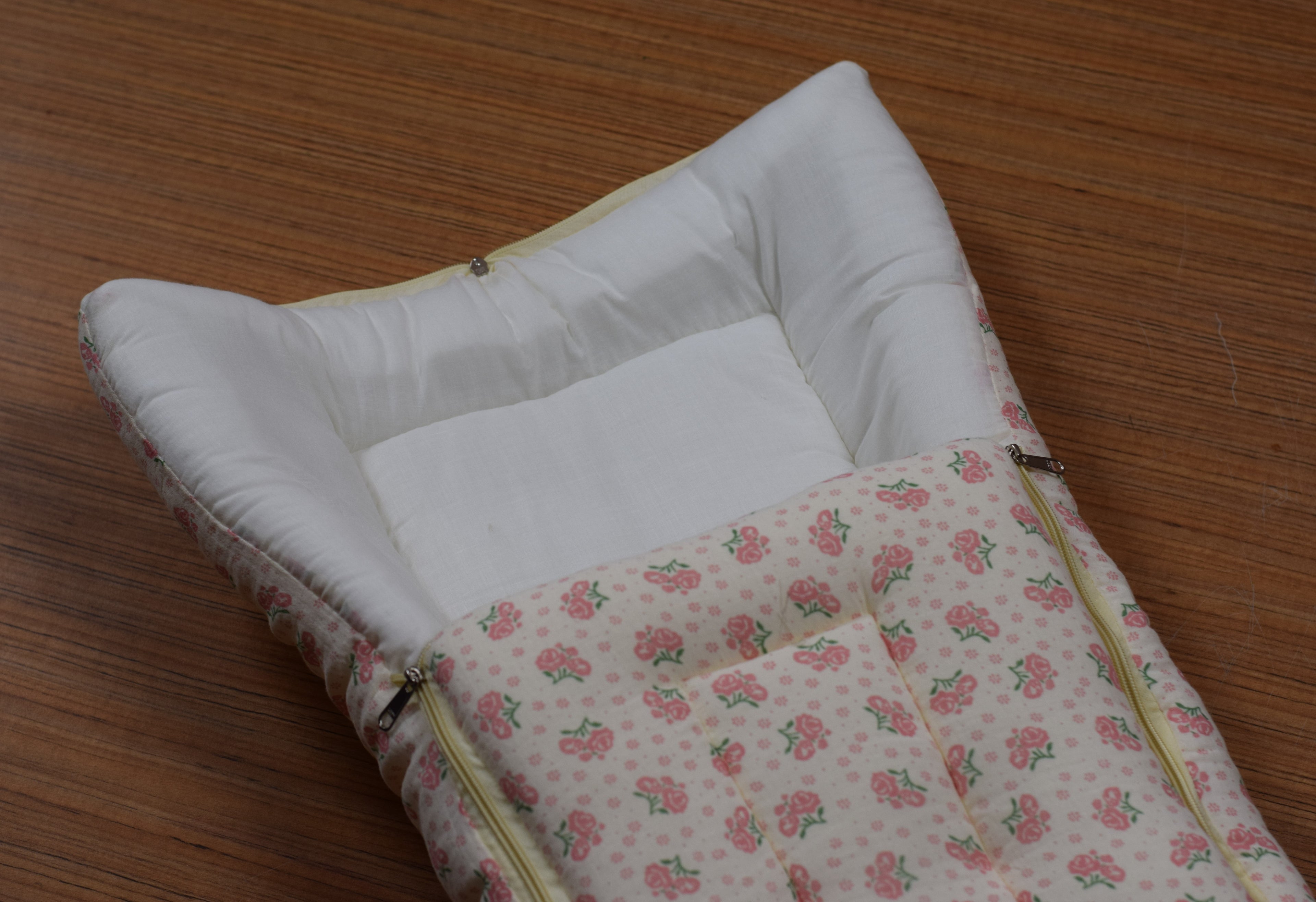 0–3 Months Muslin Cotton Baby Protector Nest | Soft Newborn Sleeping Bed with Zip Closure | Portable Baby Lounger – Pink Floral Print