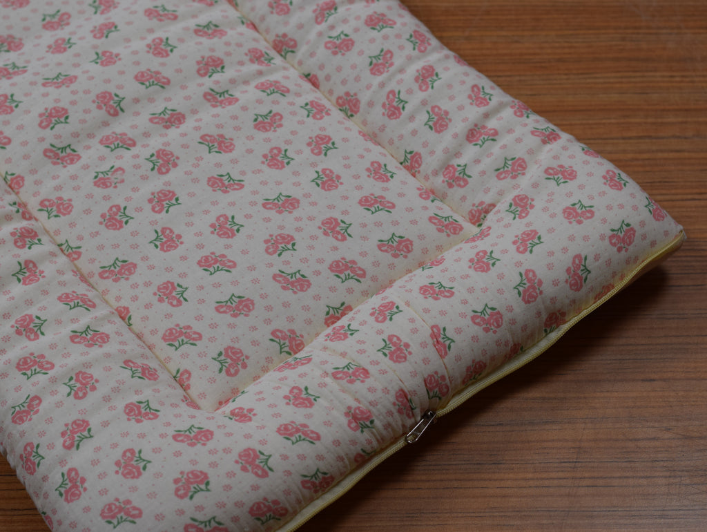 0–3 Months Muslin Cotton Baby Protector Nest | Soft Newborn Sleeping Bed with Zip Closure | Portable Baby Lounger – Pink Floral Print