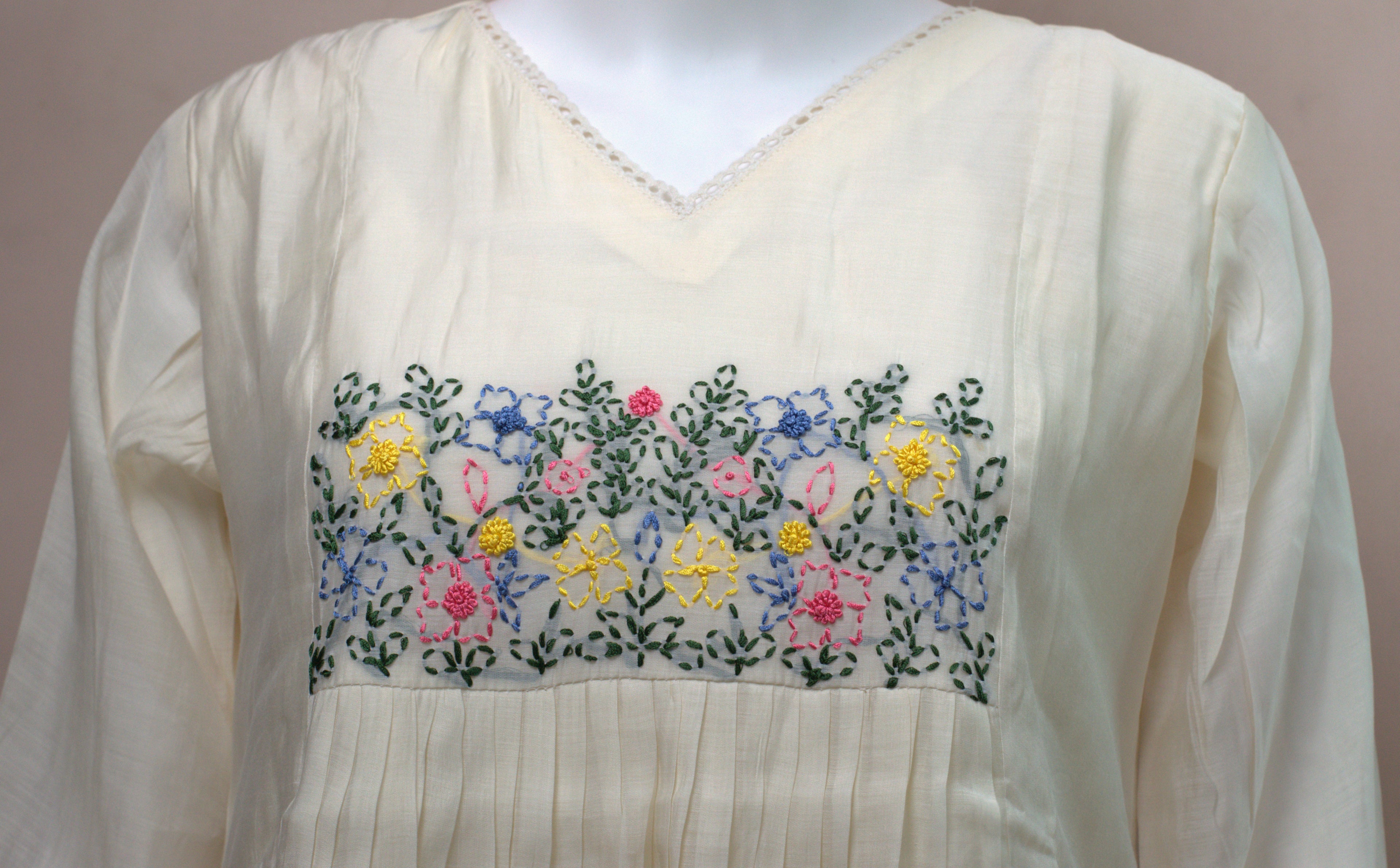 Women's Off-White Mul Chanderi Embroidered A-Line Kurti Top | Floral Embroidery | 3/4 Sleeves