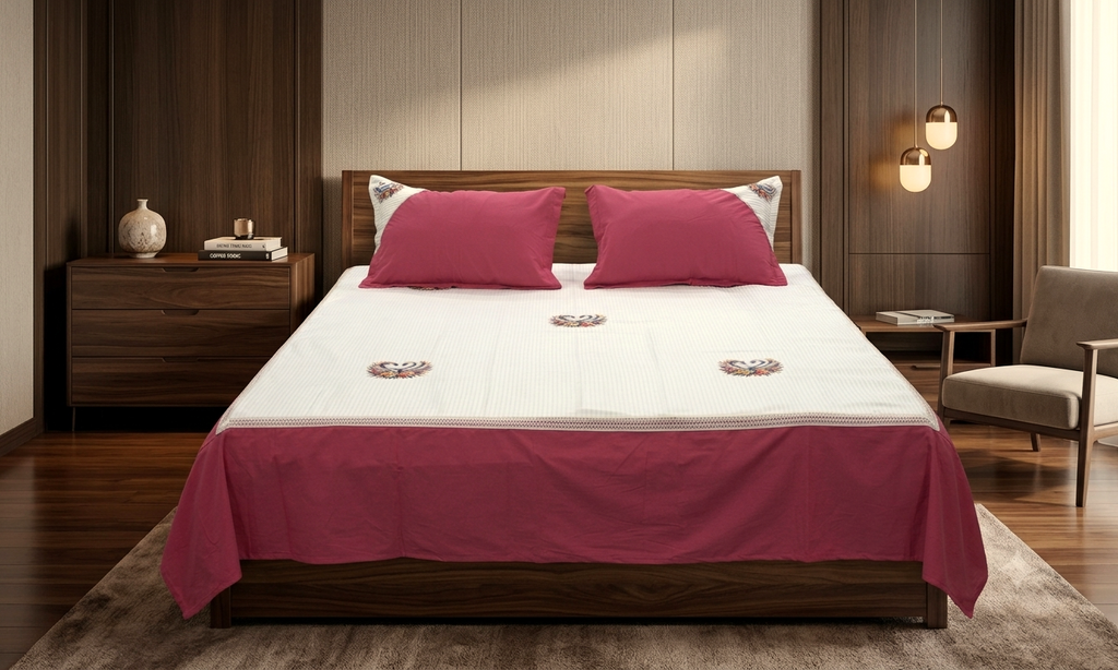 Premium King Size Cotton Bedspread with Matching Pillow Covers – Elegant Floral Accent