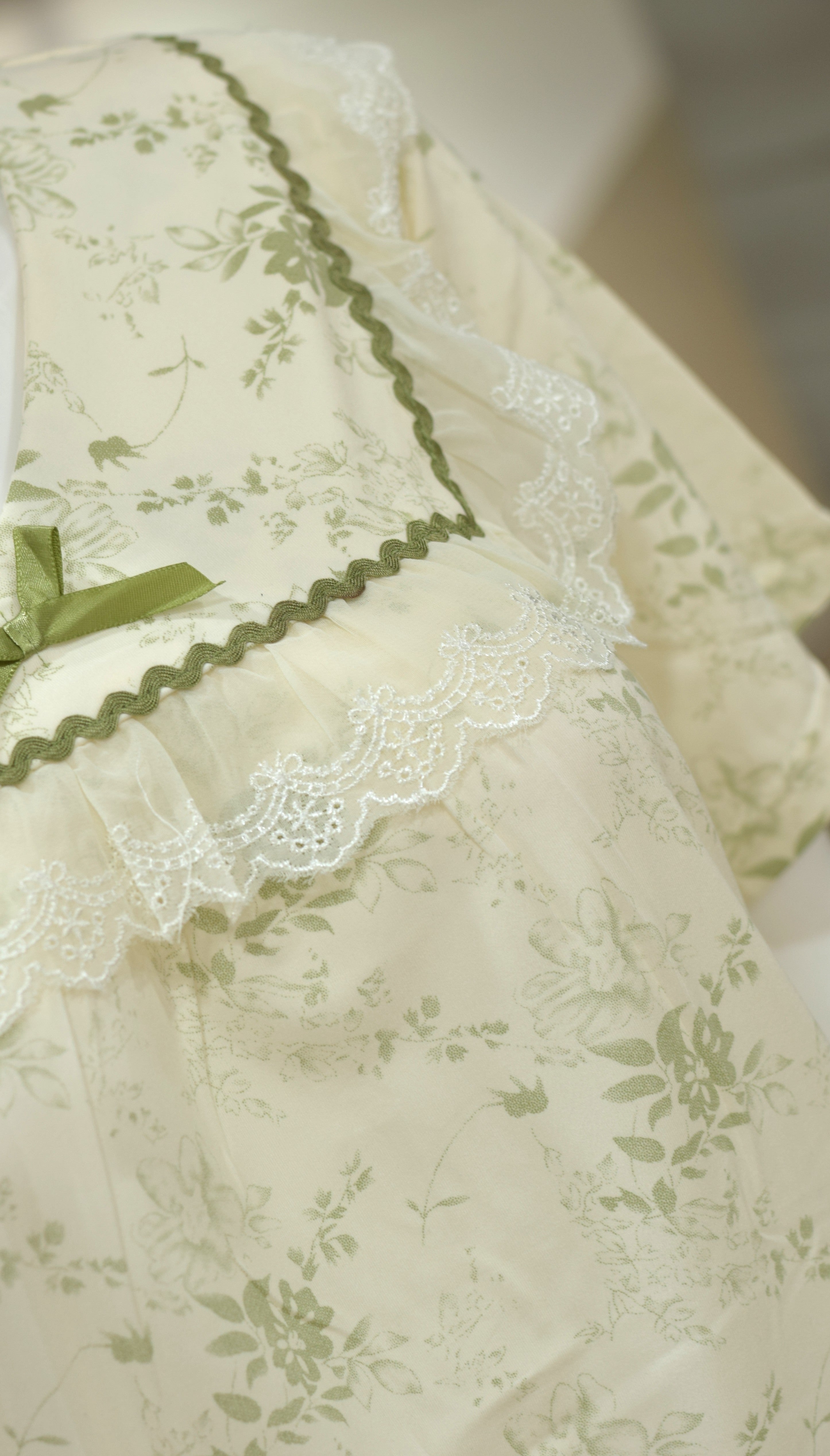 Floral Lace Trim Night Dress Set - Cream & Olive Green - View 3 - Floral - Nushio